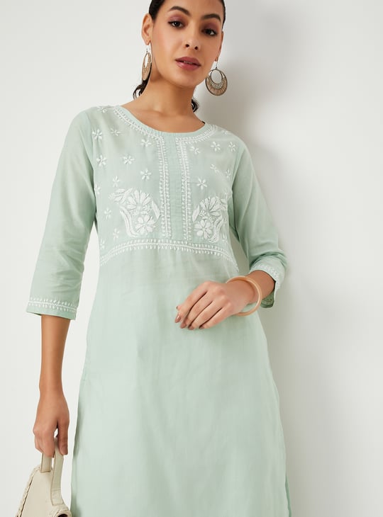 Women Chikankari Embroidered Straight Kurta