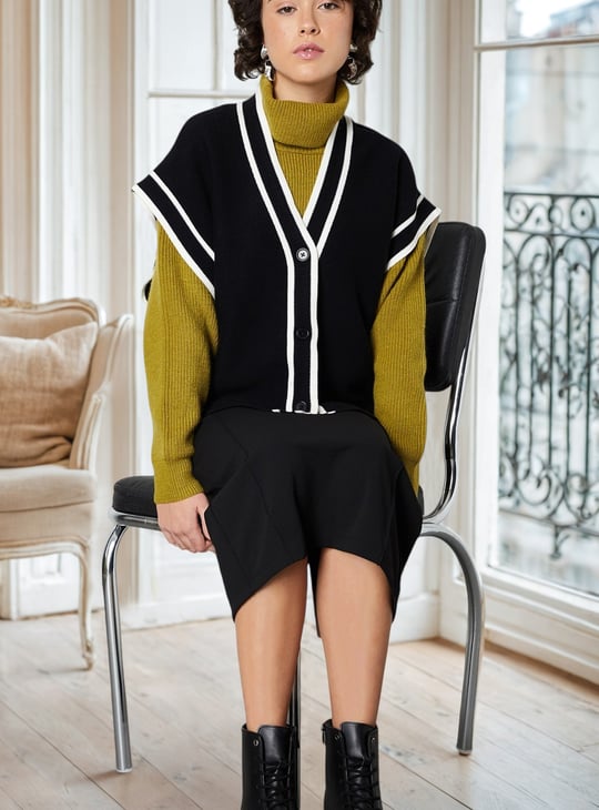 Women Contrast Trim Extended Sleeve Cardigan