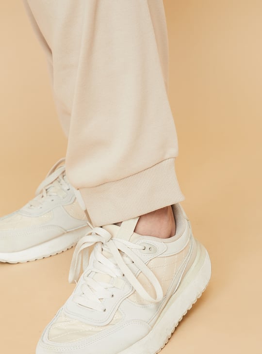 Women Solid Athleisure Cargo Joggers