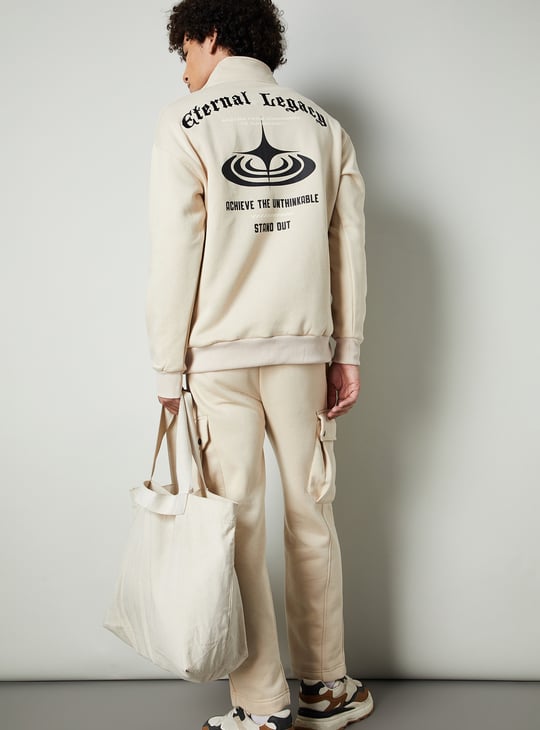 Men Embroidered Mock Collar Sweatshirt