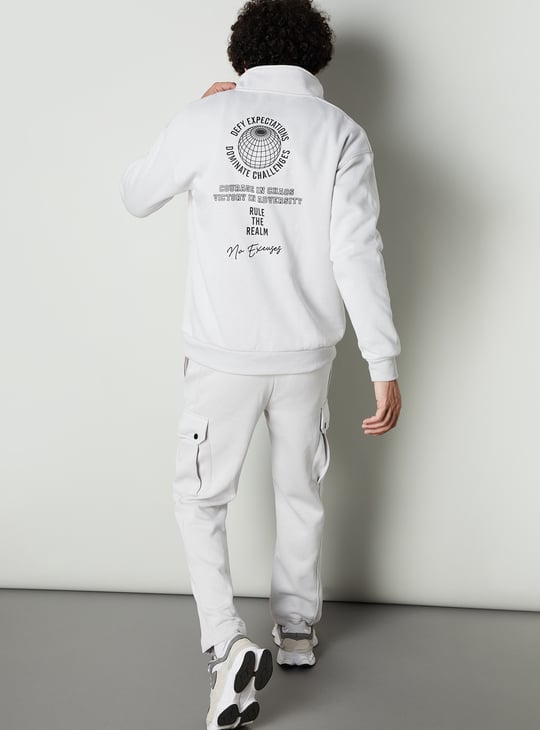 Men Embroidered Mock Collar Sweatshirt