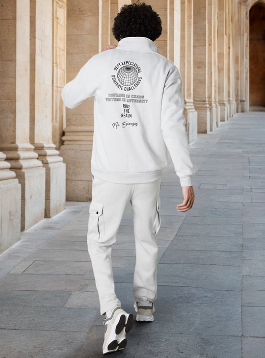 Men Embroidered Mock Collar Sweatshirt