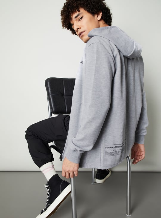 Men Back Typographic Print Hooded Sweatshirt