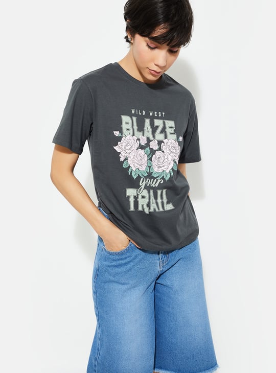 URB_N Women Relaxed Fit Graphic Printed T-shirt