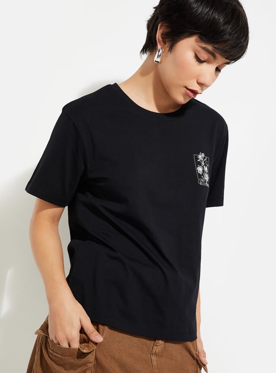 URB_N Women Relaxed Fit Back Printed T-shirt