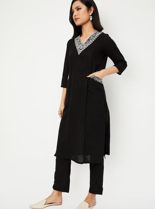 Women Embroidered Straight Kurta Set