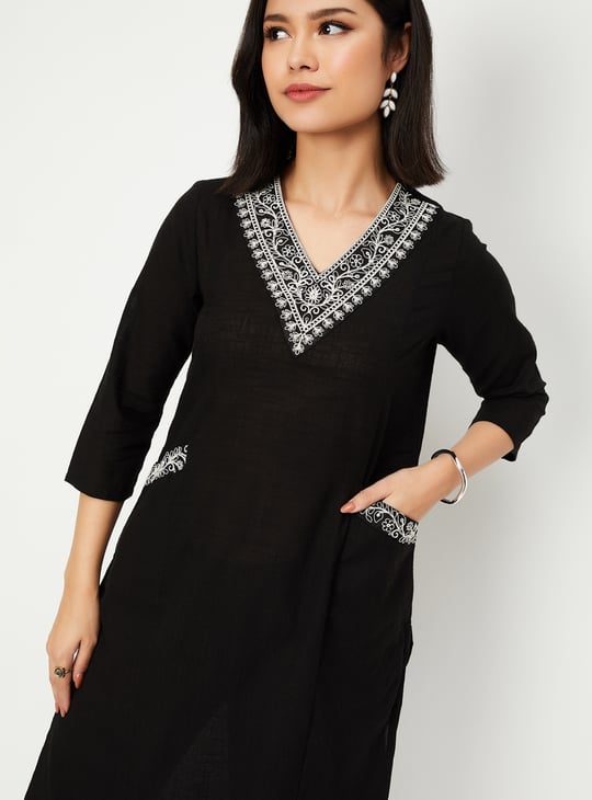 Women Embroidered Straight Kurta Set
