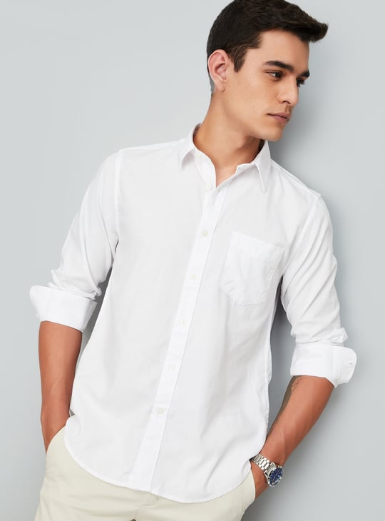 Men Regular Fit Solid Smart Casual Shirt