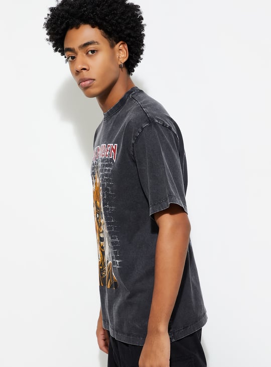 URB_N Men Iron Maiden Print Oversized T-shirt