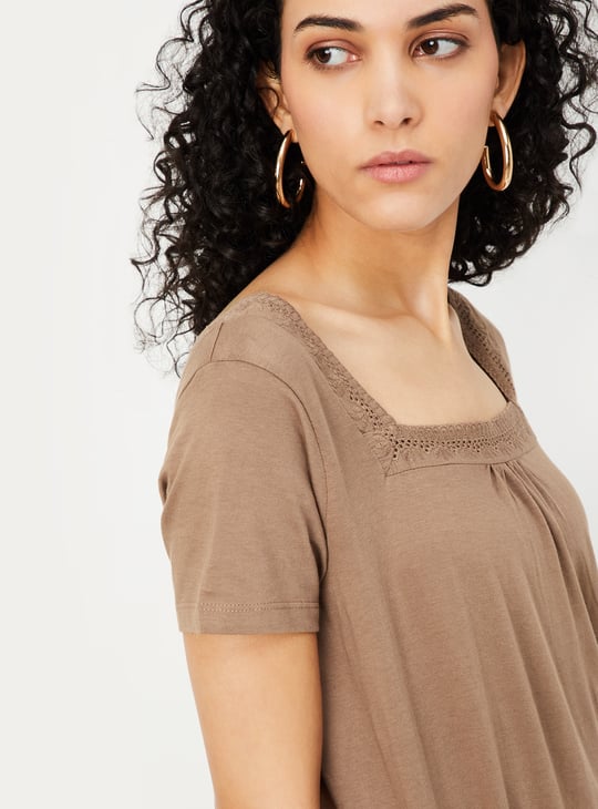 Women Solid Square Neck Top