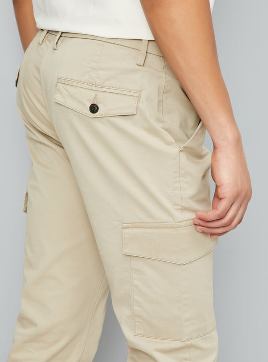 Men Solid Slim Fit Cargo Trousers