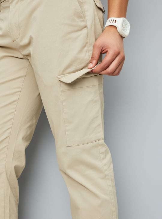 Men Solid Slim Fit Cargo Trousers