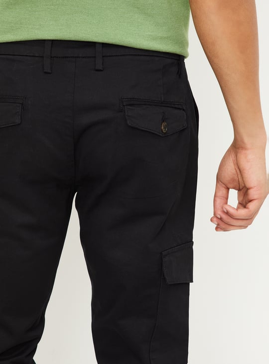 Men Solid Slim Fit Cargo Trousers