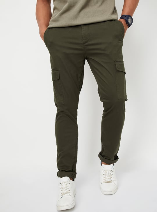Men Solid Slim Fit Cargo Trousers