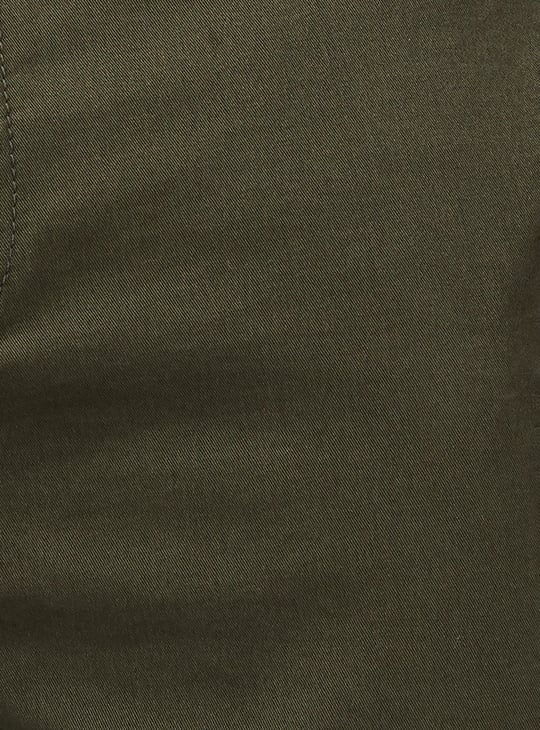 Men Solid Slim Fit Cargo Trousers