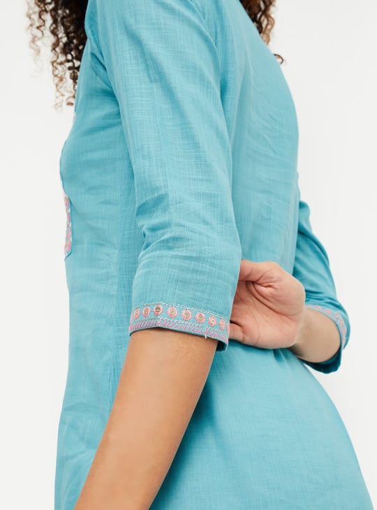 Women Embroidered Straight Kurta