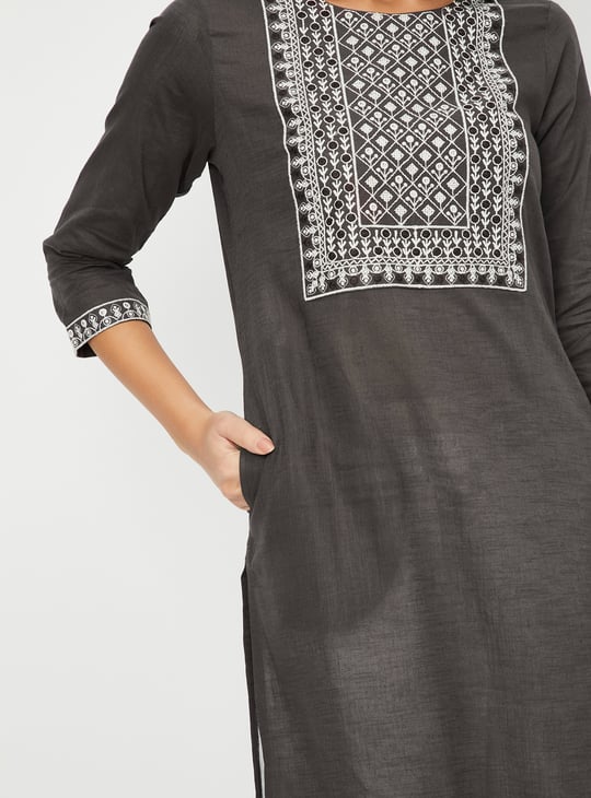 Women Embroidered Yoke Straight Kurta