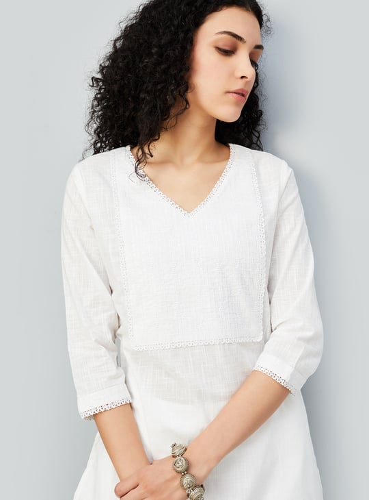 Women Embroidered Straight Kurta