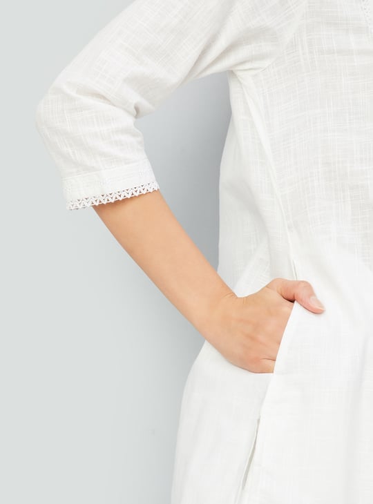 Women Embroidered Straight Kurta