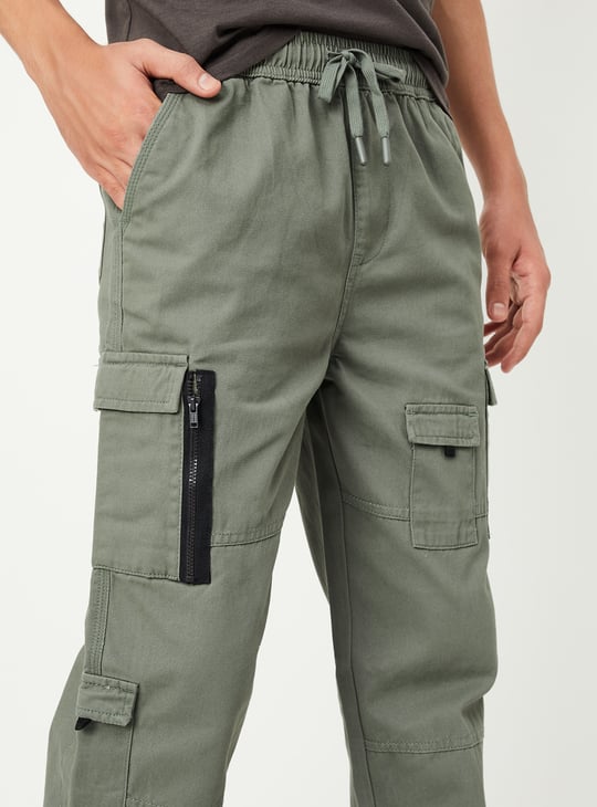Boys Textured Loose Fit Cargo Trousers