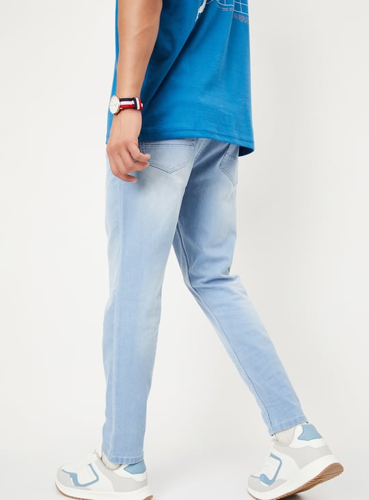 Men Carrot Fit Washed Jeans