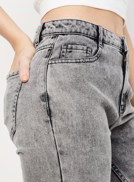 Women Washed Mom Fit Jeans