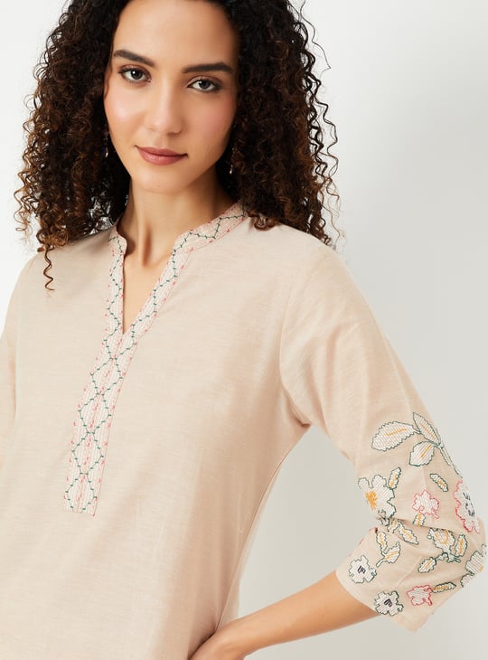 Women Embroidered Straight Kurta