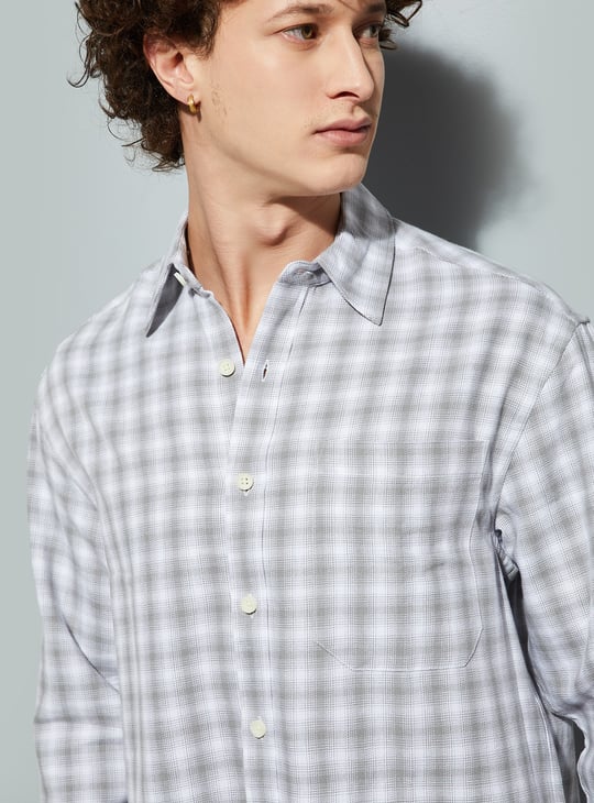 URB_N Men Checked Relaxed Fit Shirt
