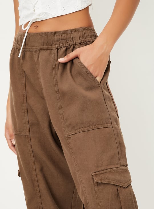 Women Textured Cargo Jogger Jeans