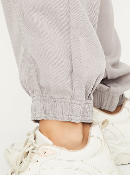 Women Textured Cargo Jogger Jeans