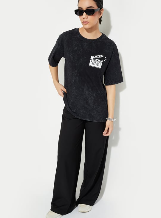 URB_N Women Friends Print Longline Boxy Fit T-shirt