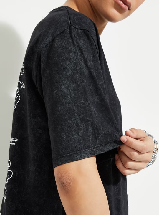 URB_N Women Friends Print Longline Boxy Fit T-shirt