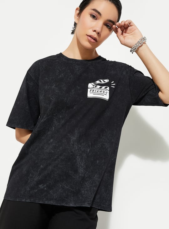 URB_N Women Friends Print Longline Boxy Fit T-shirt