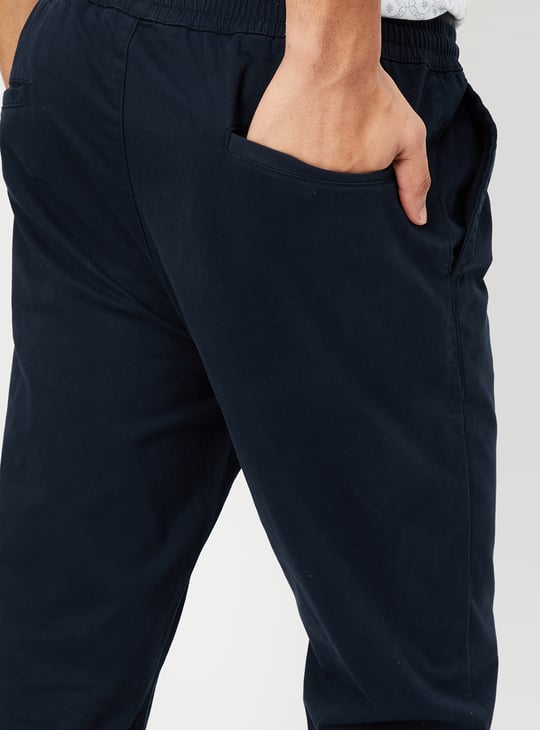 Men Solid Slim Fit Joggers