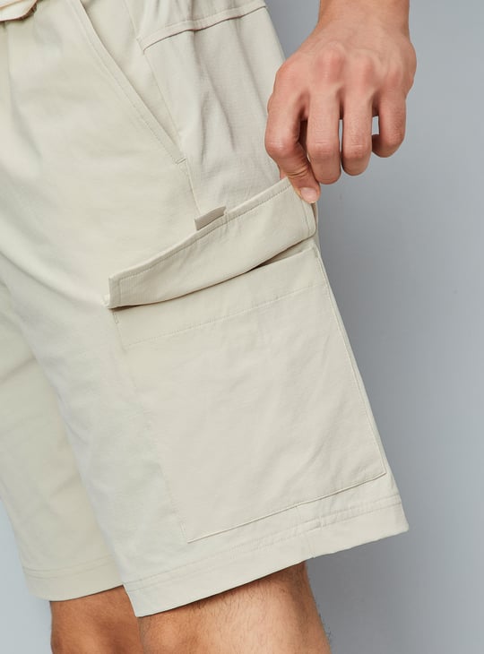 Men Solid Cargo Shorts