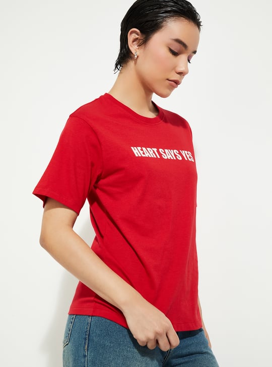 URB_N Women Relaxed Fit Typographic Print T-shirt