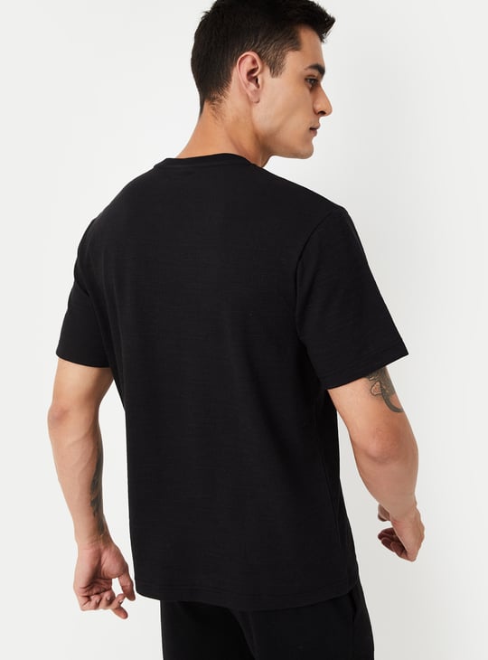 Men Textured T-shirt