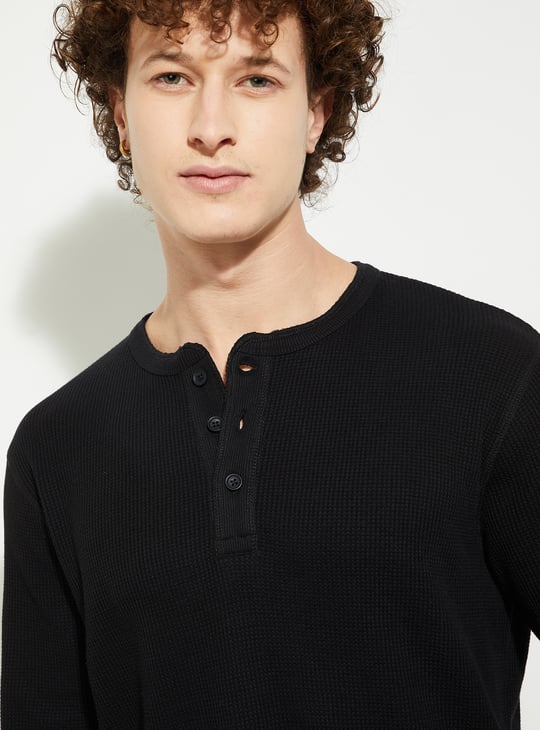 URB_N Men Ribbed Henley T-shirt