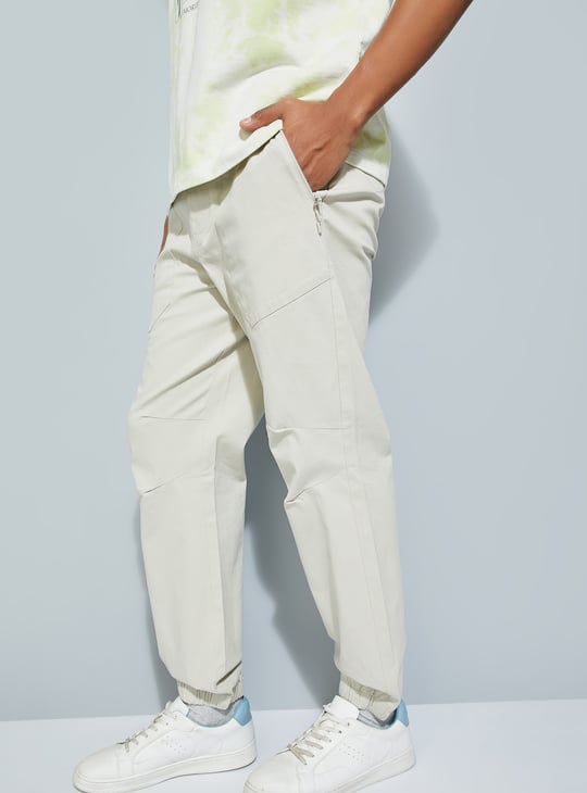 URB_N Men Textured Relaxed Fit Joggers