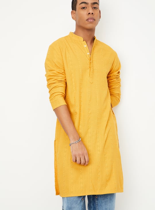 Men Embroidered Slim Fit Kurta