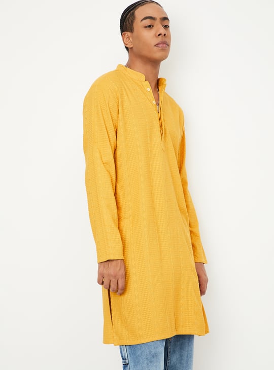 Men Embroidered Slim Fit Kurta