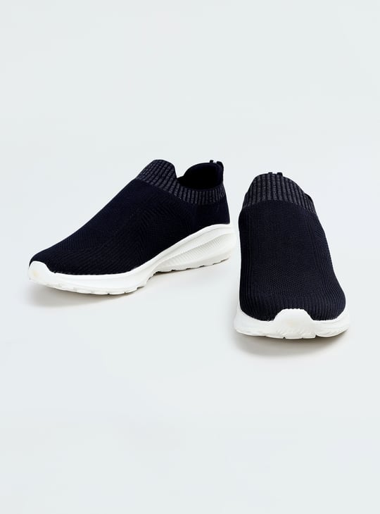 Men Mesh Slip-On Athleisure Shoes