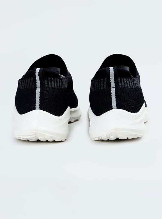 Men Mesh Slip-On Athleisure Shoes