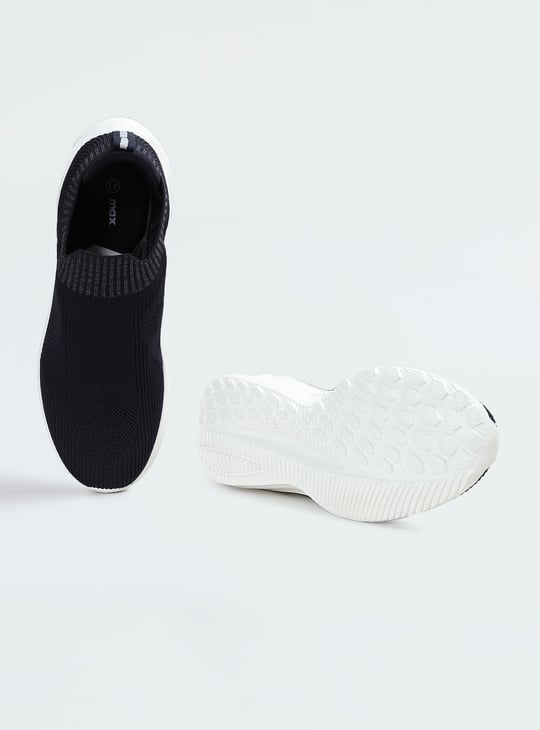 Men Mesh Slip-On Athleisure Shoes