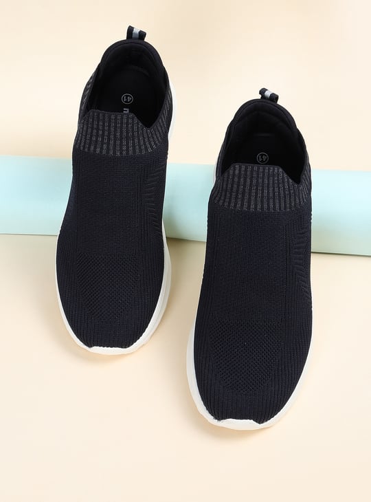 Men Mesh Slip-On Athleisure Shoes