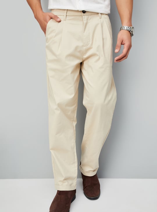 Men Solid Pleated Regular Fit Chinos