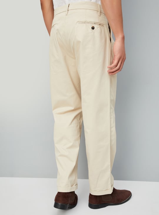 Men Solid Pleated Regular Fit Chinos