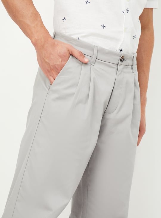 Men Solid Pleated Regular Fit Chinos