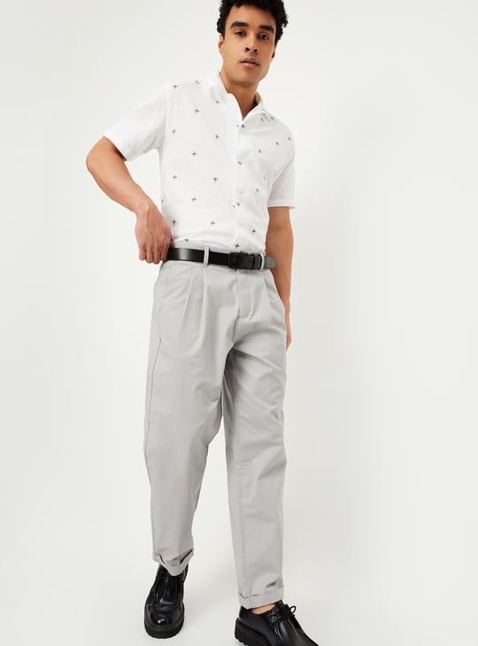 Men Solid Pleated Regular Fit Chinos