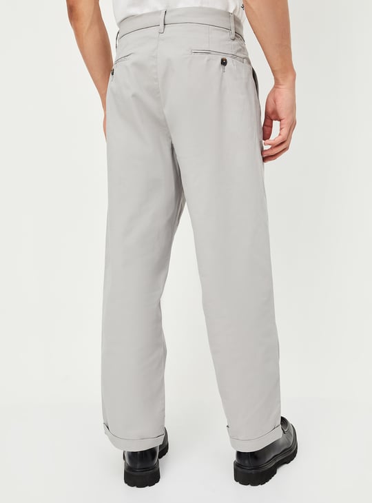 Men Solid Pleated Regular Fit Chinos